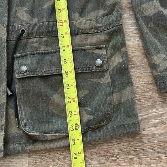 Jacket - Picture 5 of 10